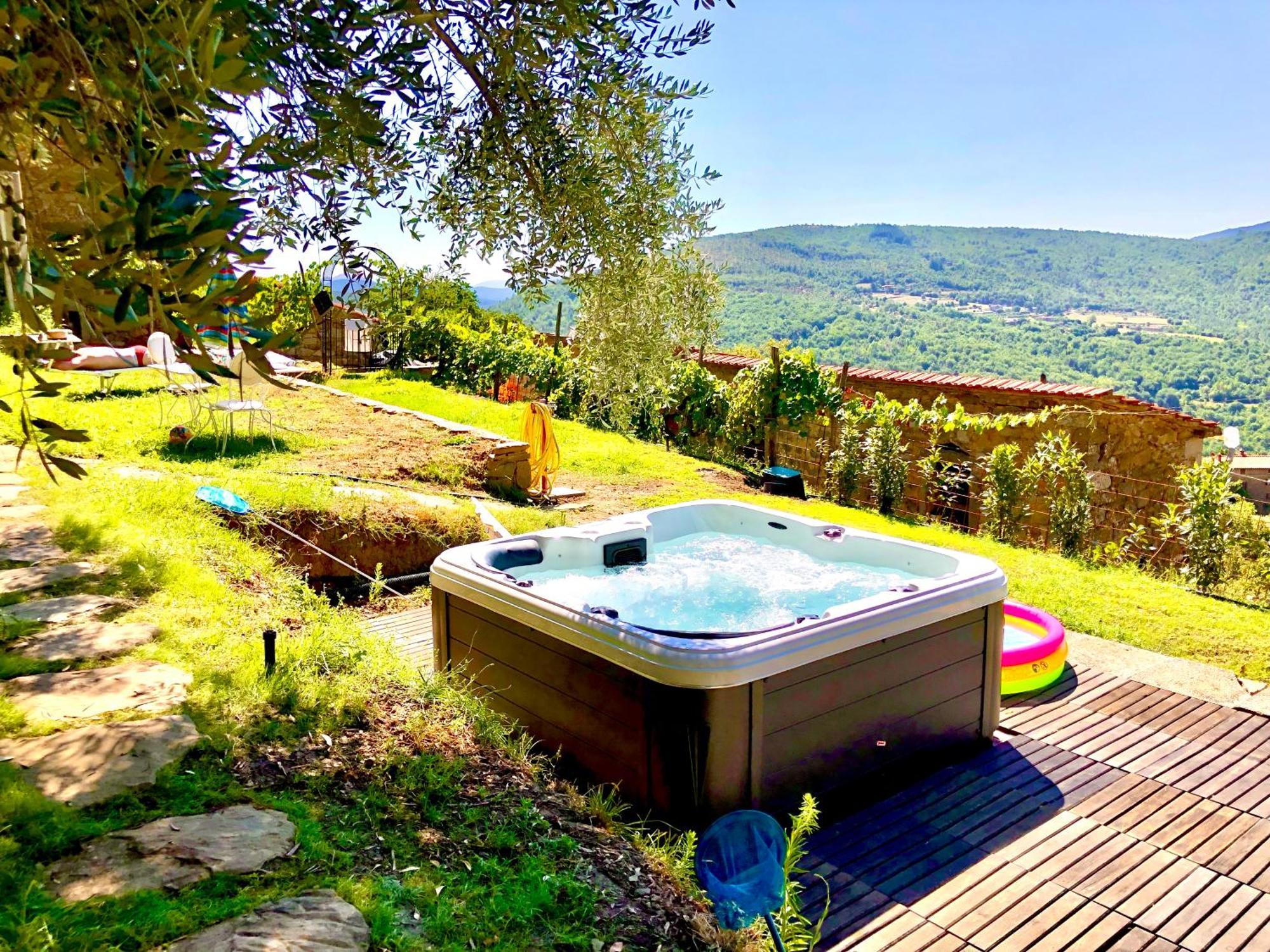 Bio Agriturismo Alba Etrusca Di Cortona - Organic Farmhouse- Appartamento Lavanda-Appartamento Rosmarino - Vasca Idromassaggio Esterna Poggioni Esterno foto
