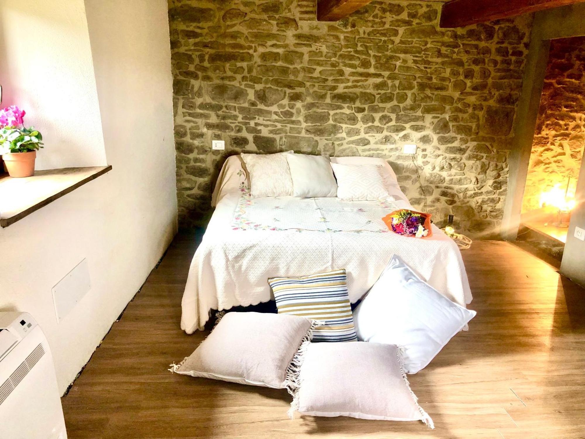 Bio Agriturismo Alba Etrusca Di Cortona - Organic Farmhouse- Appartamento Lavanda-Appartamento Rosmarino - Vasca Idromassaggio Esterna Poggioni Esterno foto