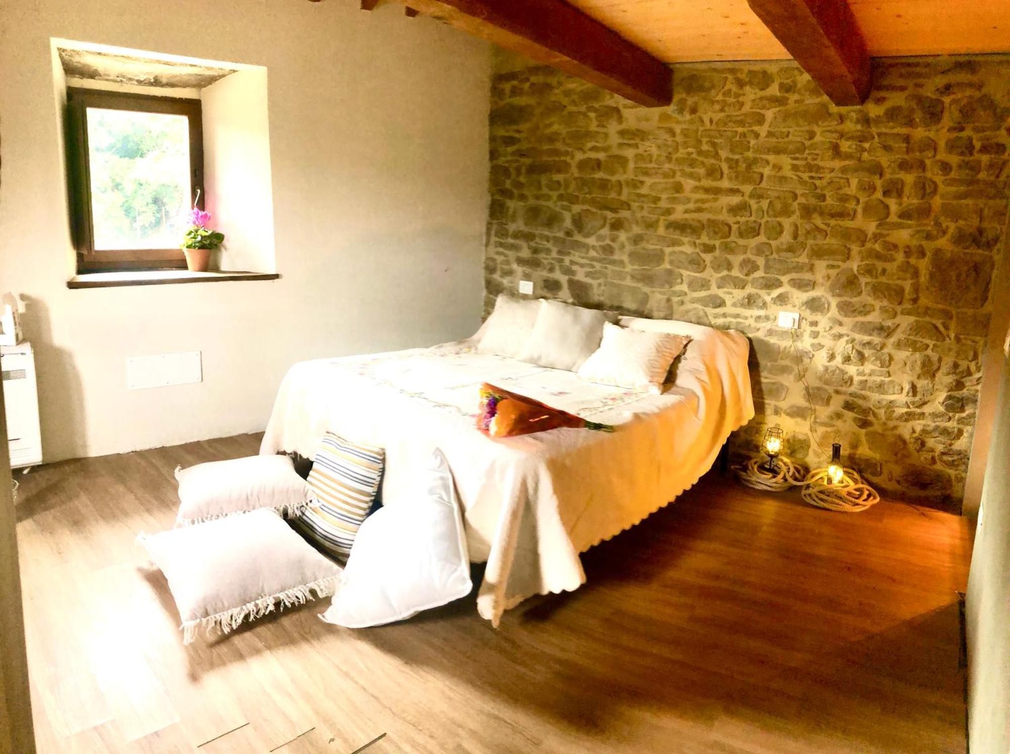 Bio Agriturismo Alba Etrusca Di Cortona - Organic Farmhouse- Appartamento Lavanda-Appartamento Rosmarino - Vasca Idromassaggio Esterna Poggioni Esterno foto